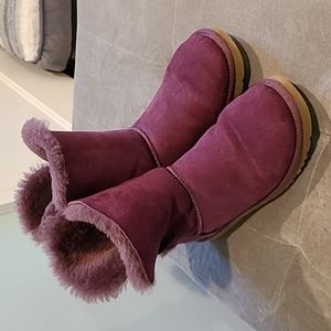 VGUC Eggplant/ Plum Uggs Button Boots sz 8